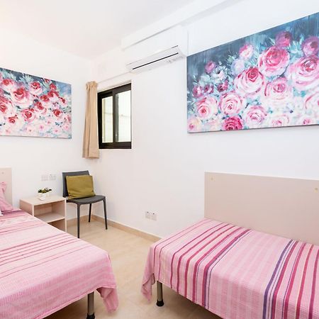 Islet Promenade Seafront Family Apartment With 2 Balconies By Getawaysmalta St. Paul's Bay Dış mekan fotoğraf