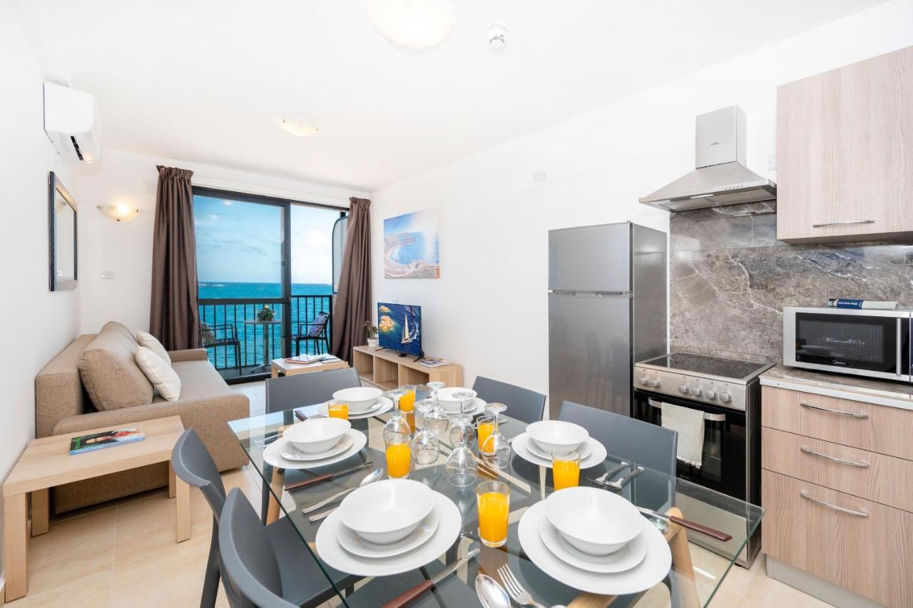 Islet Promenade Seafront Family Apartment With 2 Balconies By Getawaysmalta St. Paul's Bay Dış mekan fotoğraf