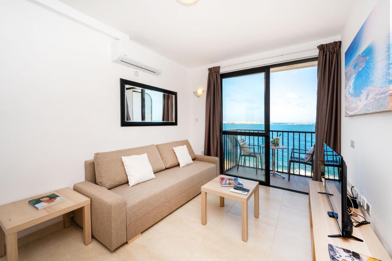 Islet Promenade Seafront Family Apartment With 2 Balconies By Getawaysmalta St. Paul's Bay Dış mekan fotoğraf