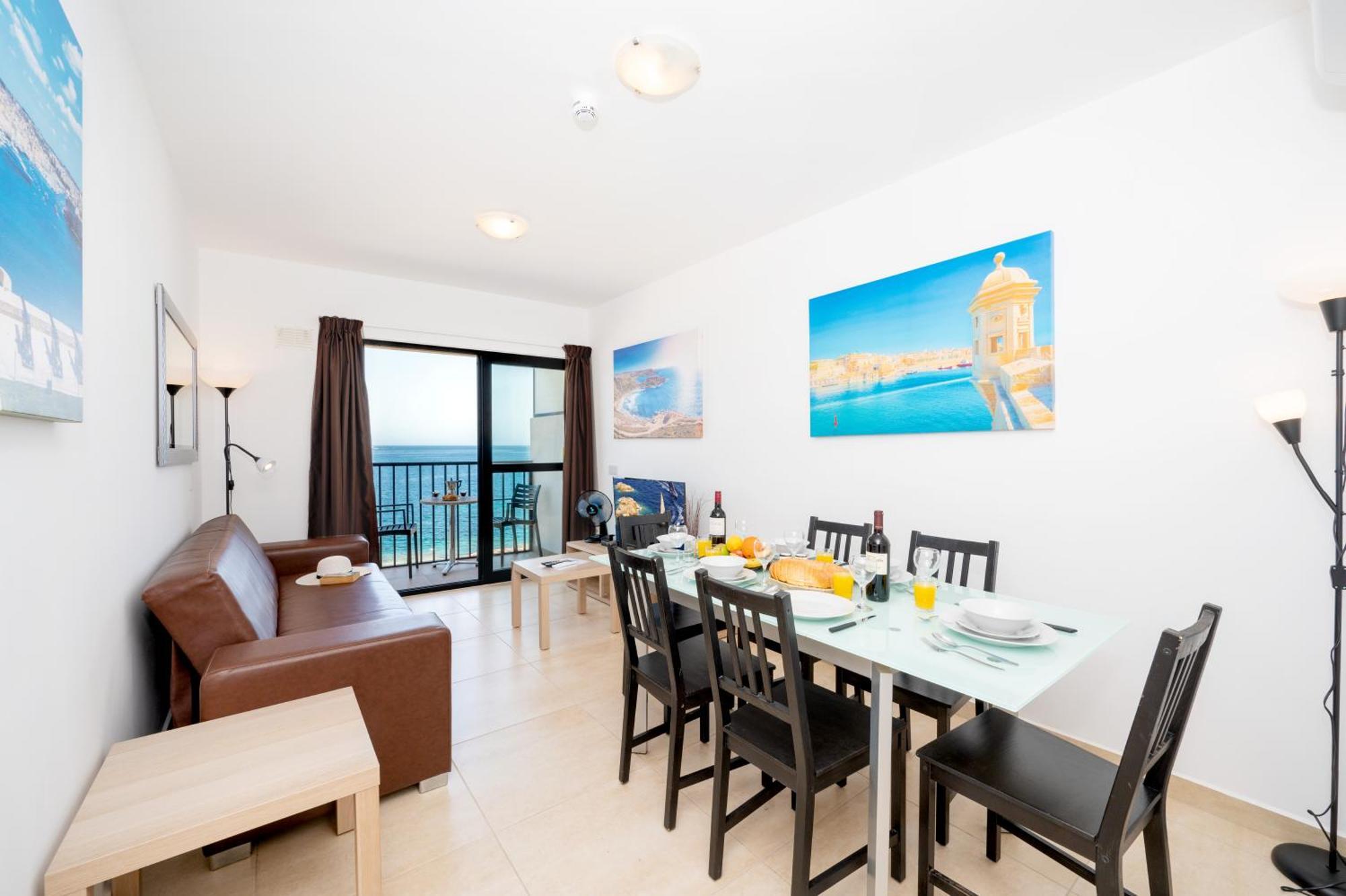 Islet Promenade Seafront Family Apartment With 2 Balconies By Getawaysmalta St. Paul's Bay Dış mekan fotoğraf