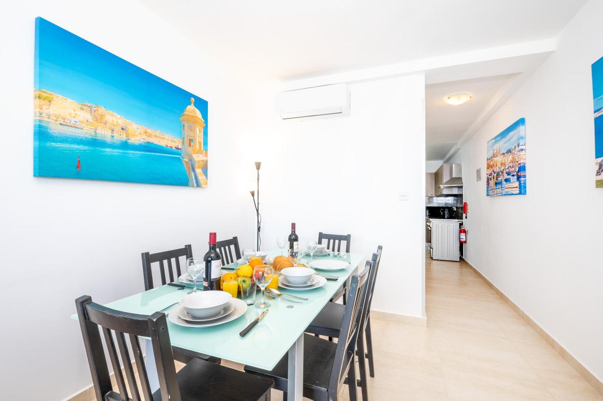 Islet Promenade Seafront Family Apartment With 2 Balconies By Getawaysmalta St. Paul's Bay Dış mekan fotoğraf
